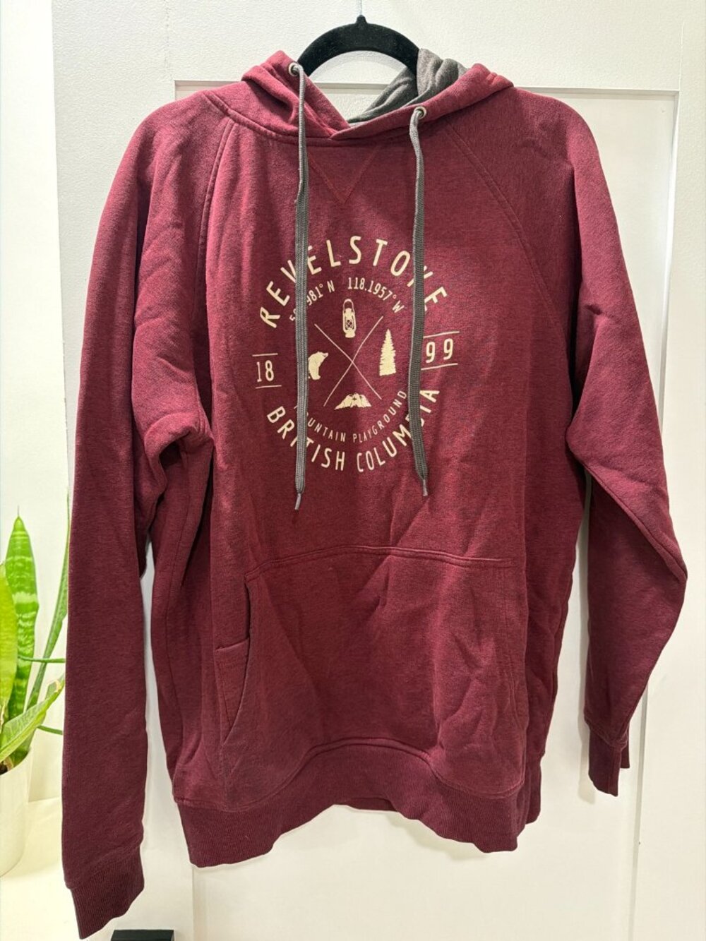 Revelstoke BC Graphic Hoodie Mens Medium Maroon Pullover Drawstring